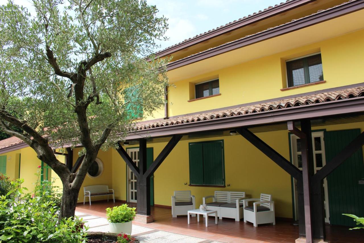 קארפי B&B Villa Dei Cigni Reali מראה חיצוני תמונה